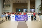 Dünya Tenis Şampiyonu Kız ve Erkek Takımımıza Havaalanında Çoşkulu Karşılama
