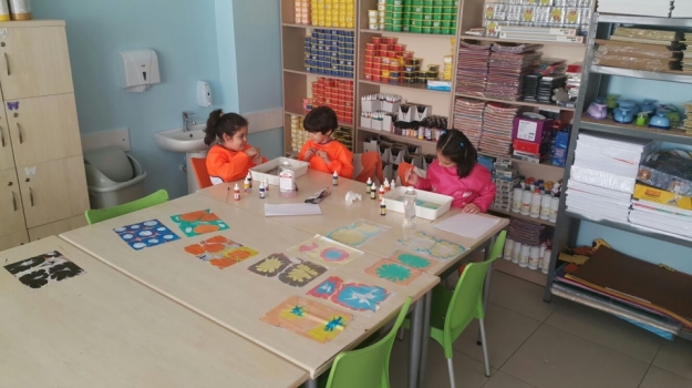 Adana Okyanus Koleji  İlkokul Öğrencileri Ebru Çalışması