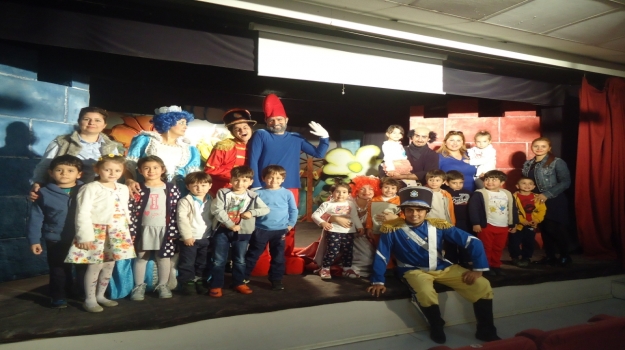 Adana Okyanus Koleji Anaokulu Öğrencileri Tiyatroda