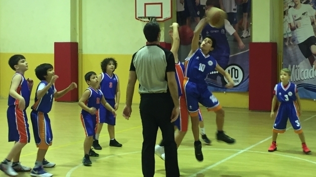 Ataşehir Okyanus İlçe Basketbol Turnuvasına Farklı Başladı