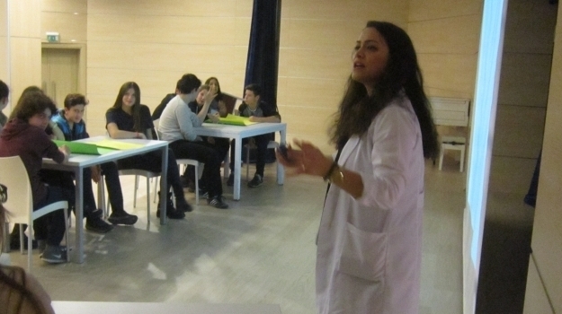 Ataşehir Okyanus Lise Öğrencileri İngilizce Dersinde Kıyasıya Yarıştılar