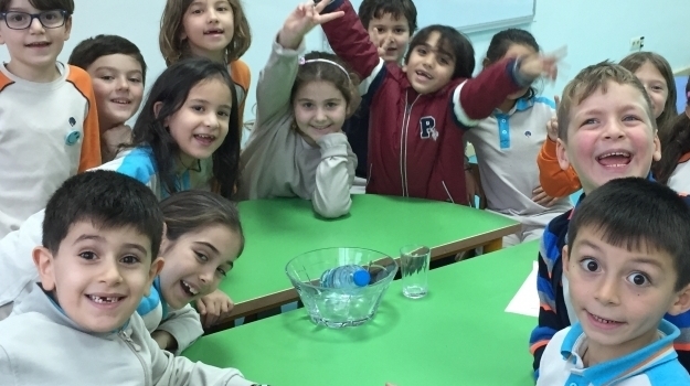 Bahçeşehir Okyanus Koleji Üstün Zekalılar İlkokulu 2/D Sınıfı 'Eğlenceli Bilim' Dersinde