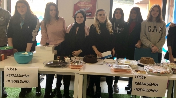 Çekmeköy Okyanus Koleji Anadolu Lisesi Öğrencileri ''LÖSEMİNİN FARKINDAYIM''