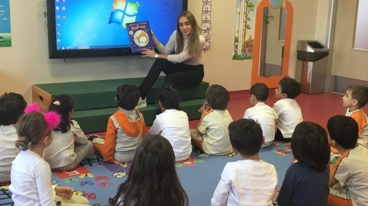 Çekmeköy Okyanus Koleji Okul Öncesi Yıldızlar Grubu İngilizce Bilingual Dersinde