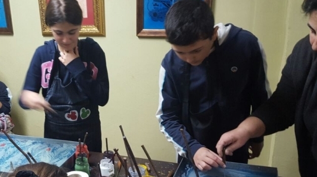 Çekmeköy Okyanus Ortaokulu Seramik Yetenek Öğrencileri Ebru Workshopu Yaptı