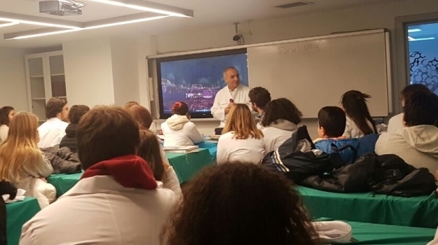 Fatih Okyanus Anadolu Lisesi Sağlık Bilimleri Kariyer Kulübü Öğrencileriyle Bahçeşehir Tıp Fakültesinde Atölye Çalışması