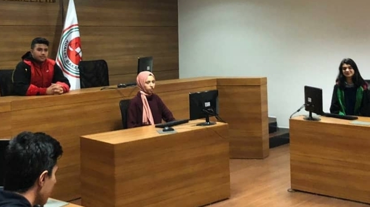 Fatih Okyanus  Koleji  Hukuk Kariyer Kulübü Öğrencilerine Sanal Mahkeme Uygulaması