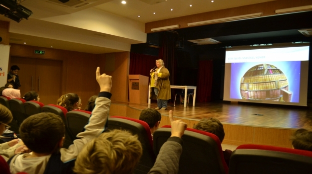 Fatih Okyanus Koleji Ortaokulu'nda Yazar Mavisel Yener'le  Yazarlık Çalışması