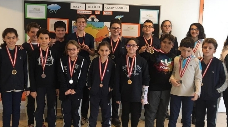 Halkalı Okyanus Koleji Ortaokulu Sınavda Başarılı Olan Öğrencileri Ödüllendirdi.