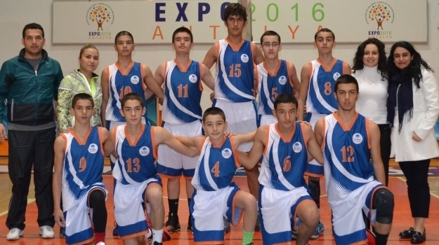 Konyaaltı Okyanus Yıldız Erkek Basketbol Takımı Sefa Akın Ortaokulu İle İlk Maçına Çıktı