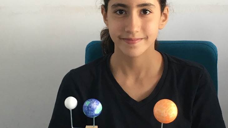 Lara Okyanus Koleji 5. Sınıf Öğrencilerinin Tasarladıkları Güneş, Dünya ve Ay Modelleri