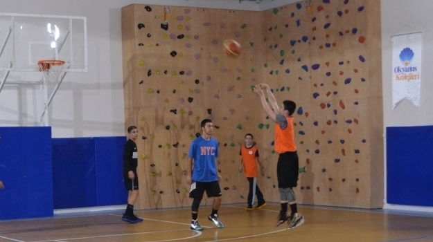 Konyaaltı Okyanus Yıldız Erkek Basketbol Takımı Antrenmanlarına Devam Ediyor
