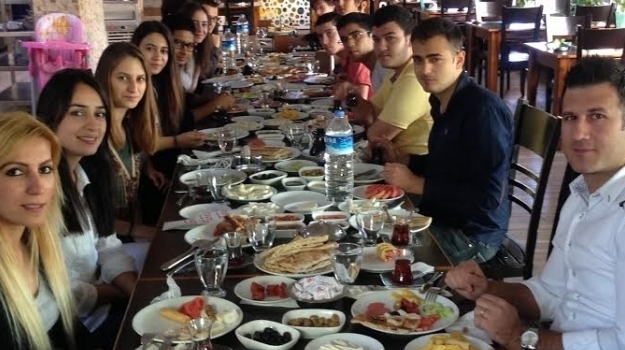 Adana Okyanus Lise Öğrencileri YGS Motivasyon Kahvaltısında
