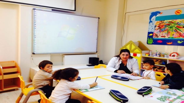 Adana Okyanus Okul Öncesi Denizyıldızı Sınıfı Okuma Yazma Etkinliğinde
