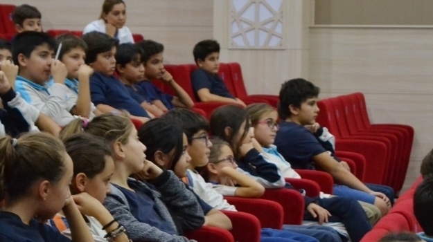 Adana Okyanus Koleji Ortaokulu Öğrencileri Keyifli Bir Söyleşide