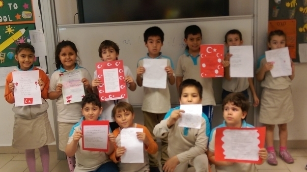 Antalya Okyanus Koleji İlkokulu 3-A Sınıfı 29 Ekim Cumhuriyet Bayramı Hazırlıklarını Yaptılar