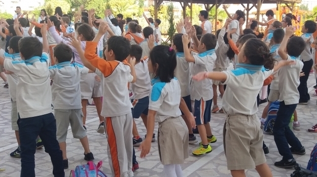 Antalya Okyanus İlkokulu Haftanın İlk Gününde Sabah Sporu İle Güne Başlıyor