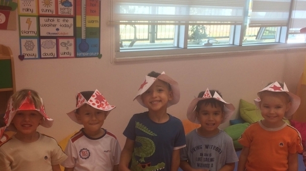 Antalya Okyanus Koleji Okul Öncesi İnciler Grubu Şapka Yaptı