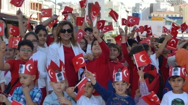 Antalya Okyanus Kolejinde 29 Ekim Cumhuriyet Bayramı Coşkusu