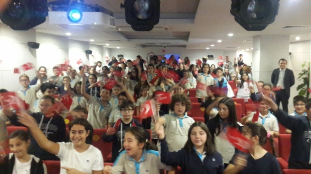 Bahçelievler Okyanus Koleji Ortaokulu Cumhuriyet Bayramını Coşkuyla Kutladı
