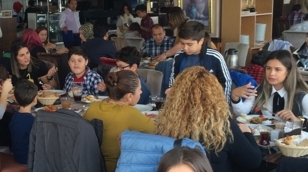 Beykent Okyanus Koleji 5.Sınıf Velileri İle Kahvaltı Etkinliği