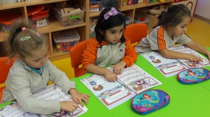 Beykent Okyanus Koleji Okul Öncesi Balıklar  Grubu Öğrencileri Okuma Yazma  Etkinliğinde