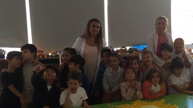 Beykent Okyanus Okul Öncesi Güneş Grubu İngilizce Etkinliğinde Eğlenerek Öğrendi