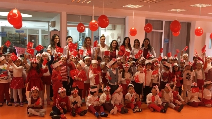 Beykent Okyanus Koleji Okul Öncesi Kademesi Öğrencileri ve Öğretmenleri 29 Ekim Cumhuriyet Bayramını Kutladı.