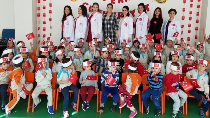 Eryaman Okyanus Koleji Okul Öncesi Bölümü Öğrencileri Cumhuriyet Bayramı Töreninde