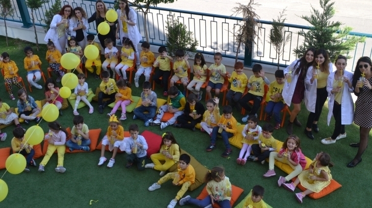 Mavişehir Okyanus Koleji Okul Öncesi Öğrencileri Sarı Günü Etkinliğinde Doyasıya Eğlendiler