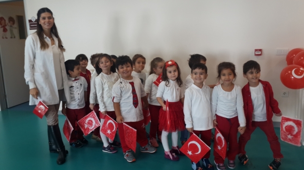 Mimarsinan Okyanus Koleji Okul Öncesi Miniklerimiz 29 Ekim Cumhuriyet Bayramını Coşkuyla Kutladı