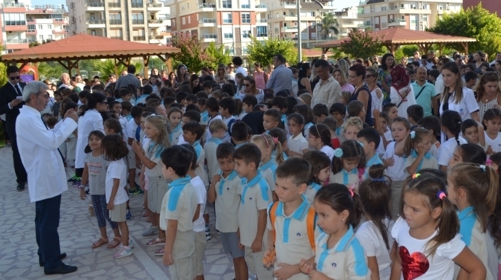 Antalya Konyaaltı Okyanus Kolejinde Öğrencilerin İlk Gün Heyecanı