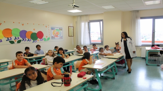 Ataşehir Okyanus'un 1. Sınıf Öğrencileri İlk Gün Heyecanını Yaşadılar