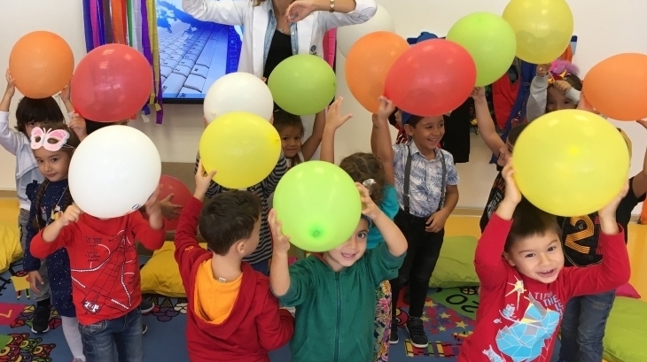 Beykent Okyanus Koleji Okul Öncesi Öğrencilerimiz Renk Partisinde Eğlendiler.