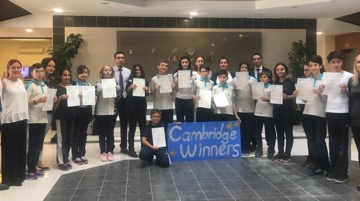 Ortaokul Kademesi Öğrencileri Cambridge Sertifikalarını Aldı