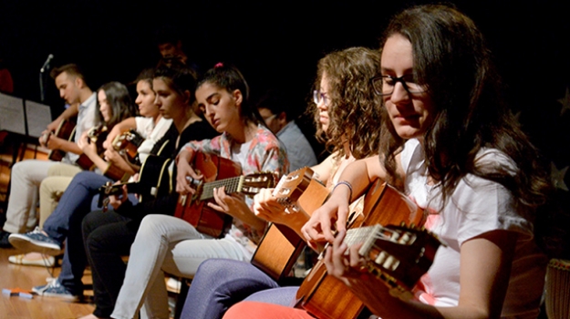 Avcılar Okyanus'ta Müzik Yetenek Kulübü'nün Yıl Sonu Gösterisi