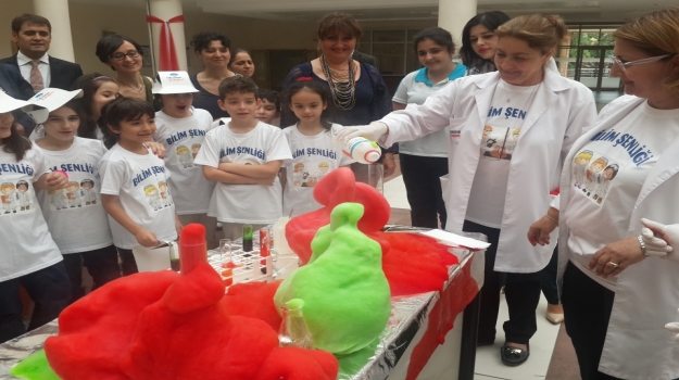 Bahçeşehir Okyanus "Geleneksel Bilim Şenliği"nde 35 Deney
