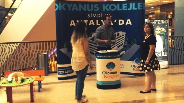Veliler Antalya Okyanus Koleji Standını Ziyaret Ediyor