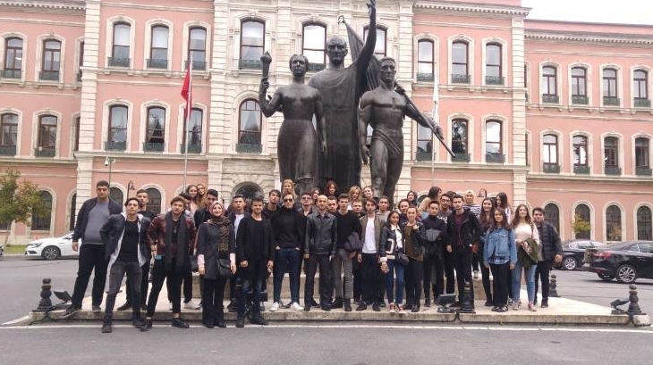 12. Sınıf Öğrencileri İstanbul Üniversaitesinde