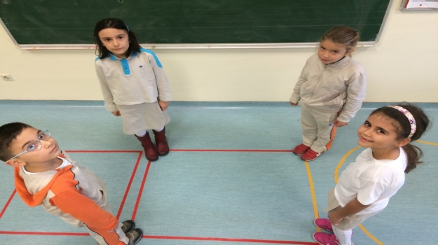 Ataşehir Okyanus Koleji 2. Sınıf Öğrencileri "Şekillerin İçinde Biz"