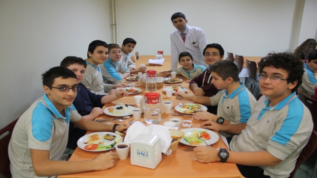 8. Sınıflar'a Merkezi Ortak Sınav Öncesi Motivasyon Kahvaltısı ve Kareoke Etkinliği