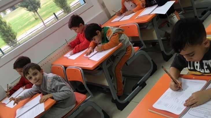 Adana Okyanus Koleji Okul Öncesi Yıldızlar Grubu İlkokula Hazırlık Dersinde