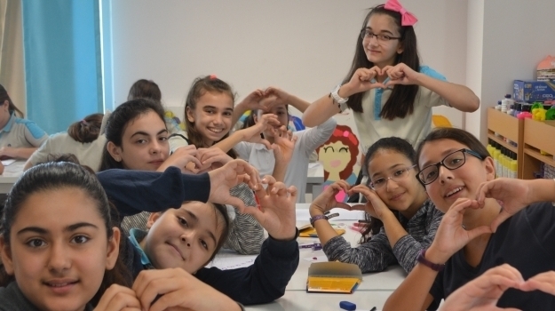 Antalya Okyanus Koleji Ortaokulu 6-B Sınıfı Lösev’li Arkadaşlarıyla Mektuplaşıyor