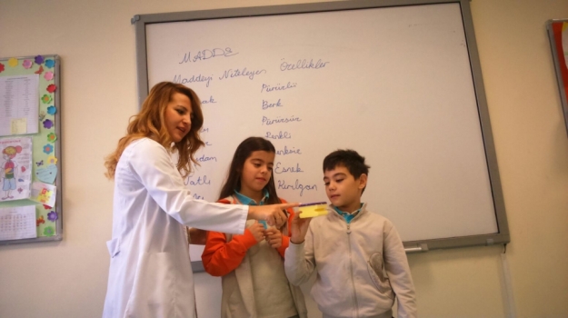 Ataşehir Okyanus Koleji 3.Sınıf Öğrencileri "Maddeyi Nitelendiriyor"