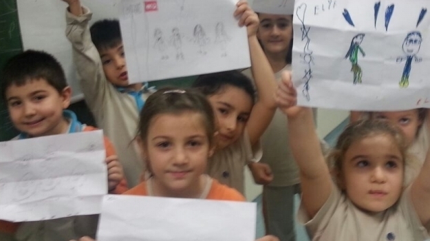Ataşehir Okyanus Koleji İlkokul Öğrencileri İngilizce Dersinde Öğretmenler Günü Aktivitesi Etkinliğinde