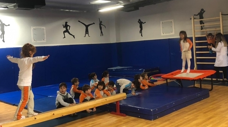Bahçelievler Okyanus Koleji Okul  Öncesi Öğrencileri İlgi ve Yetenek Merkezlerinden Jimnastik Eğitiminde