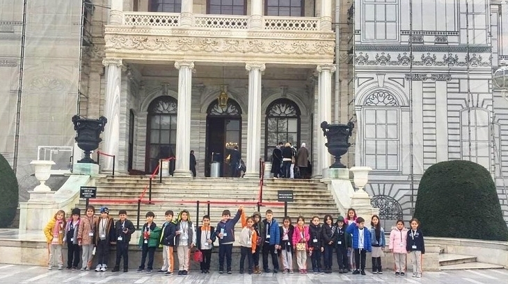 Bahçeşehir Okyanus Koleji İlkokulu 2/A 2/B 2/C Sınıfı Öğrencileri 21 Kasım Çarşamba Günü Dolmabahçe Sarayı’nı Ziyaret Etti.