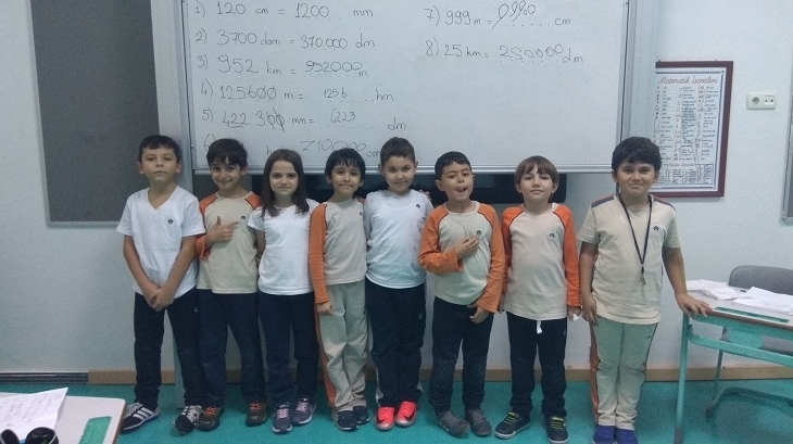 Bahçeşehir Okyanus Koleji Üstün Zekâlılar ve Yetenekliler İlkokulu 2. Sınıf Matematik Esnek Grup Öğrencileri “Sıfırlar Merdivende” Etkinliğinde