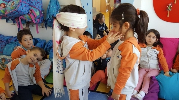 Beykent Okyanus Koleji Okul Öncesi Gökkuşağı Grubu Duyu Organlarını Öğreniyor