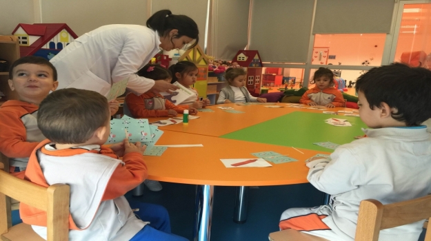 Beykent Okyanus Koleji Okul Öncesi Öğrencileri İngilizce Derslerinde